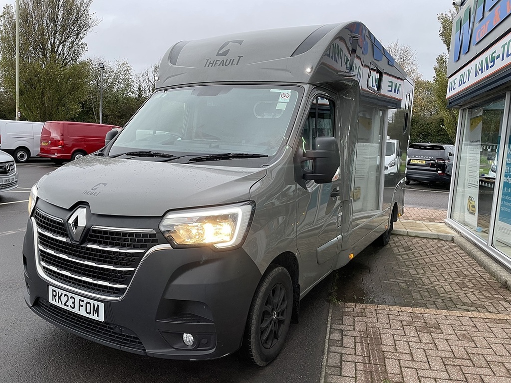 Renault Master Theault 3.5T Horsebox RK23FOM Grey #4