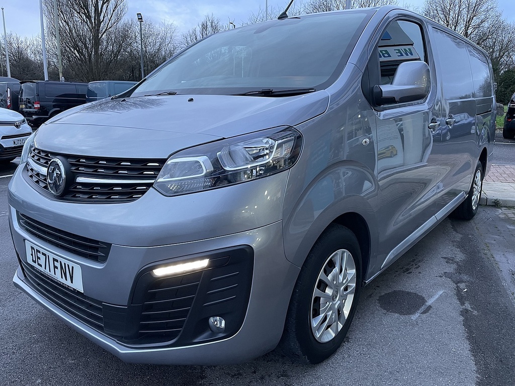 Vauxhall Vivaro 2.0 Turbo D 3100 Sportive Panel Van Man Grey #4