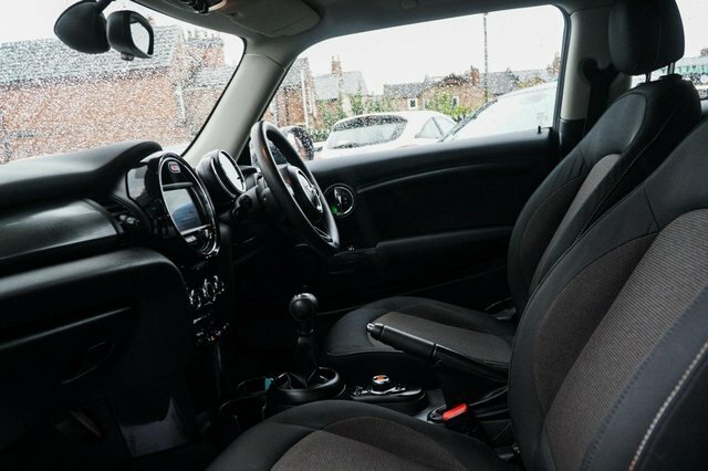 Mini Hatch 2019 1.5 Cooper Classic Hatchback Manua YC19EAX Blue #4