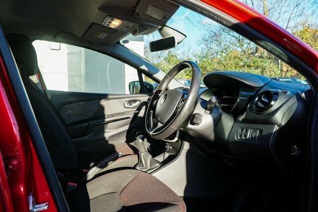 Renault Clio 2016 1.2 16V Dynamique Nav Hatchback Ma Red