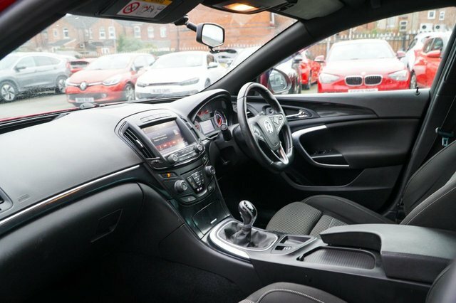 Vauxhall Insignia 2015 1.6 Cdti Sri VX Line Hatchback Man CP65EMF Red #4