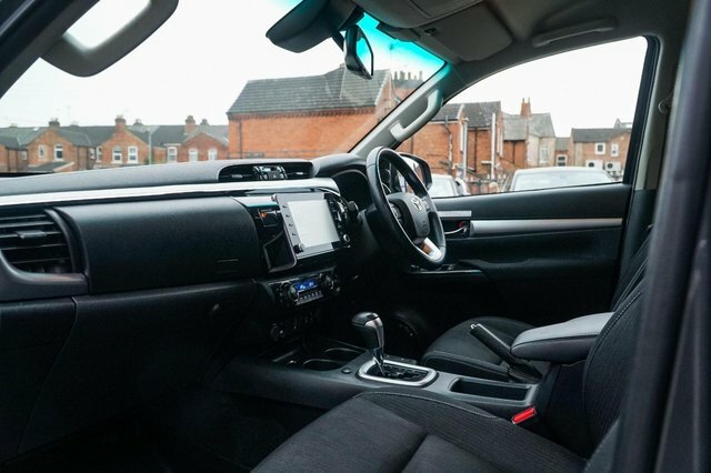 Toyota HILUX 2022 2.4 D-4d Invincible Pickup Double Cab Die FG72YXE Grey #4