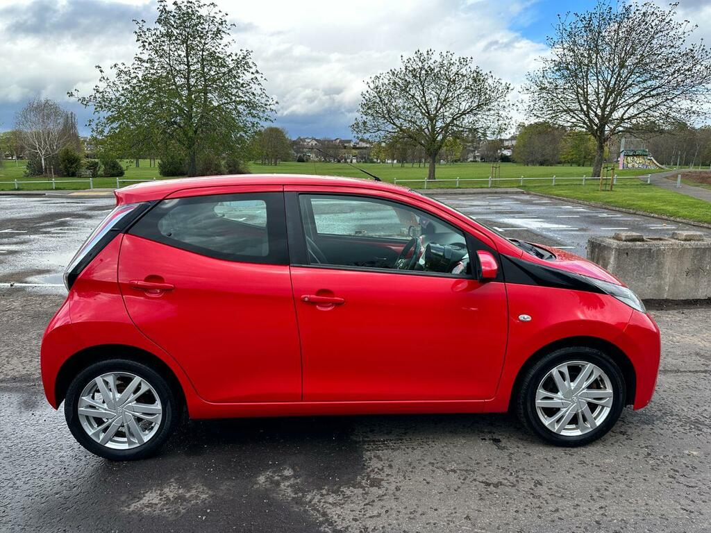 Toyota Aygo 1.0 Vvt-i X-pression SH15UOU Red #4