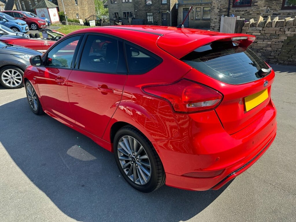 Ford Focus 1L St-line CP18VCG Red #6