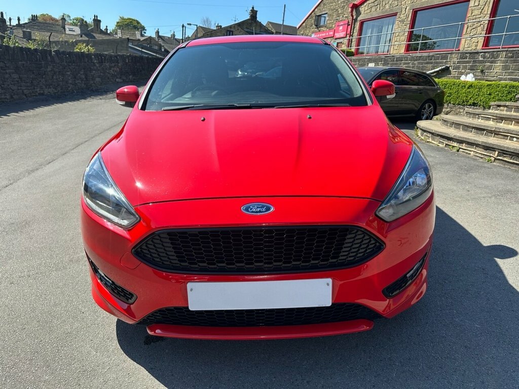 Ford Focus 1L St-line CP18VCG Red #3