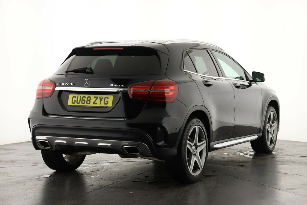 Mercedes-Benz GLA Class Gla 220D 4Matic Amg Line Premium GU68ZYG Black #3