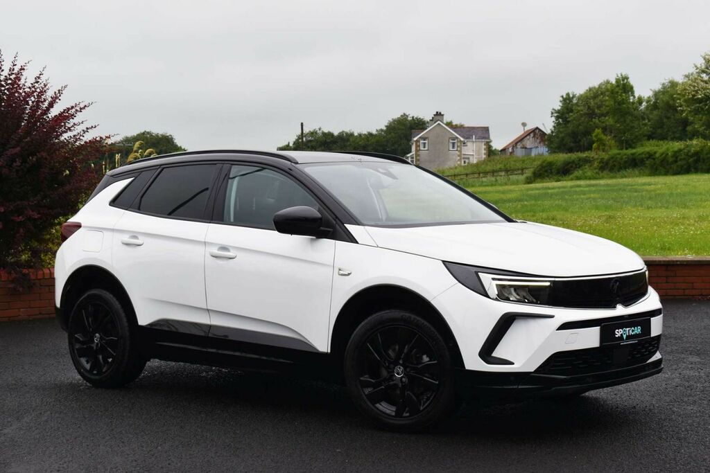 Vauxhall Grandland Suv White