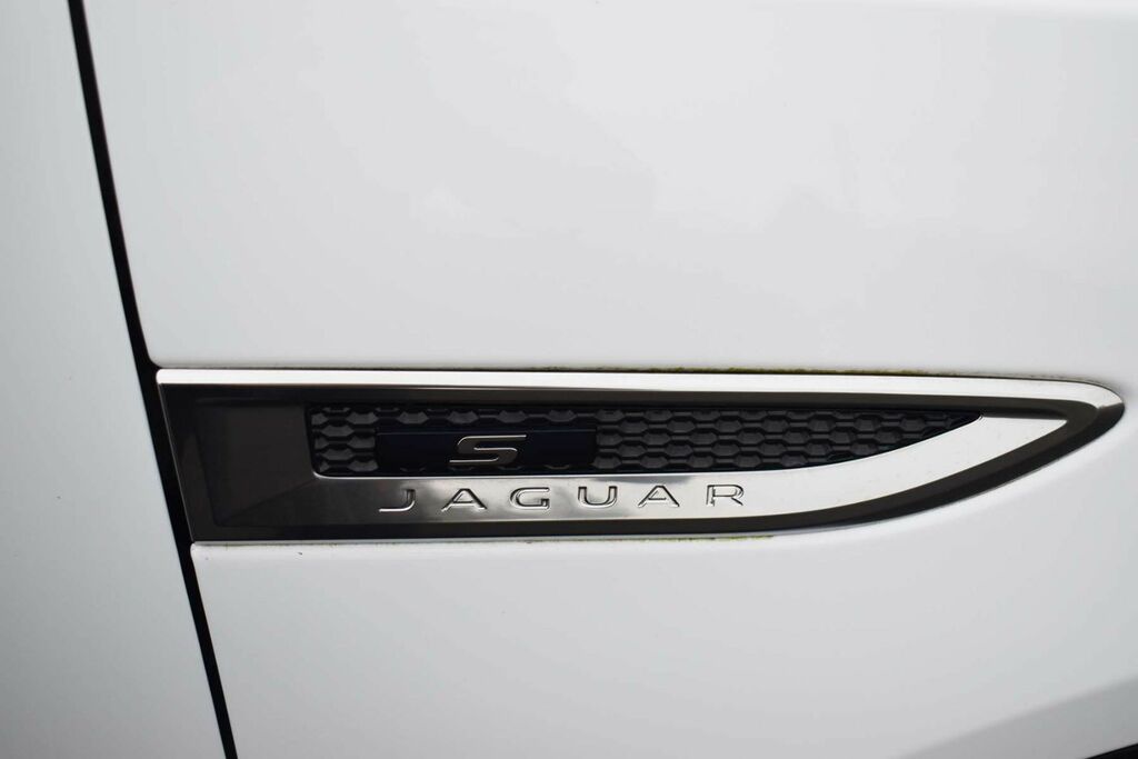 Jaguar E-Pace Suv YH19ZWL White #2
