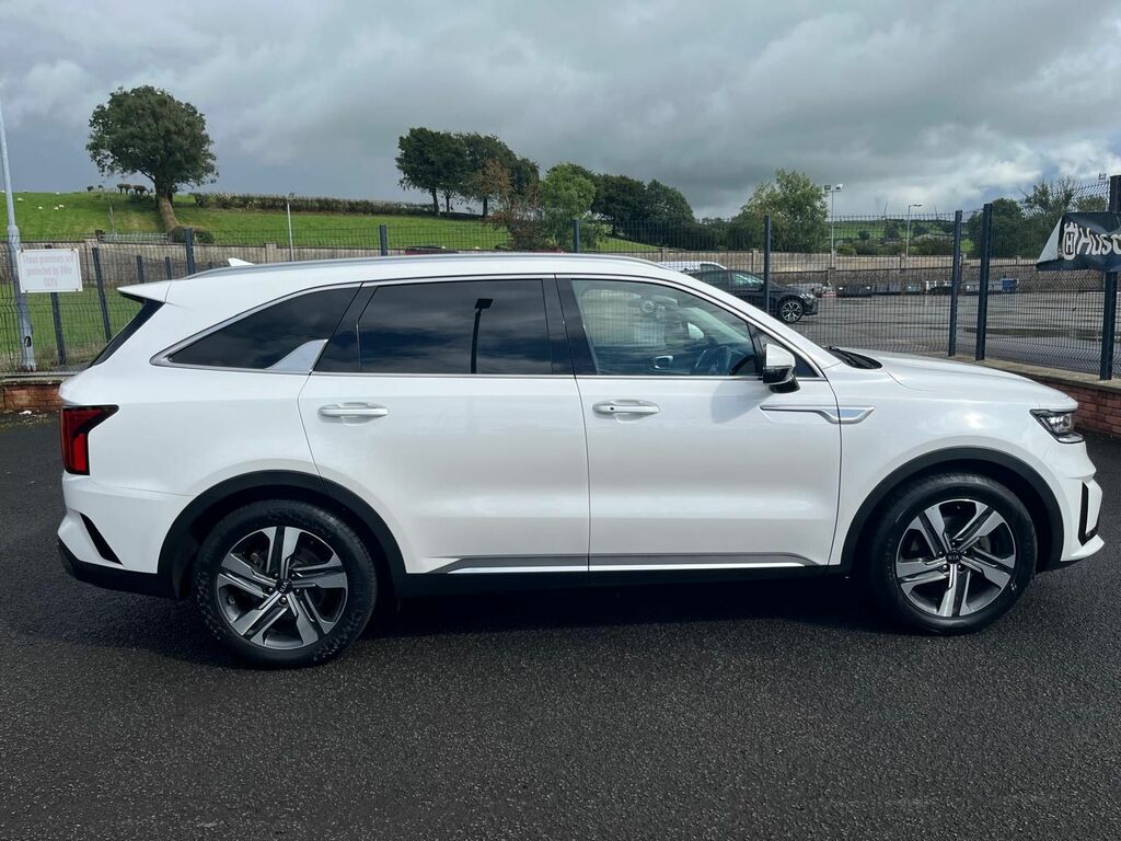 Kia Sorento Suv WO21ENE White #2