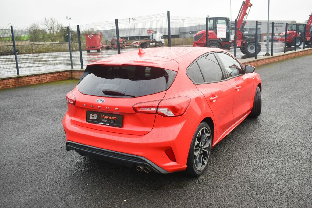 Ford Focus Hatchback OGZ8111 Red #6