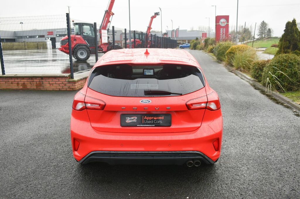Ford Focus Hatchback OGZ8111 Red #5