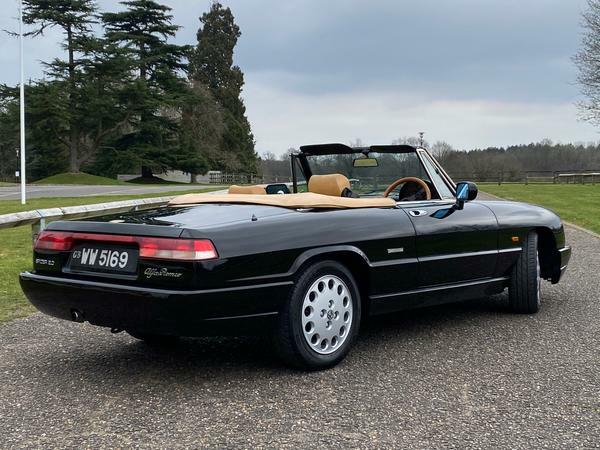 Alfa Romeo Spider 2000 Black #5