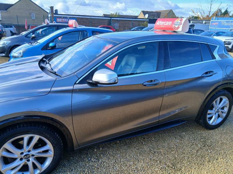 Infiniti Q30 1.5D Business Executive NL17USH Grey #4