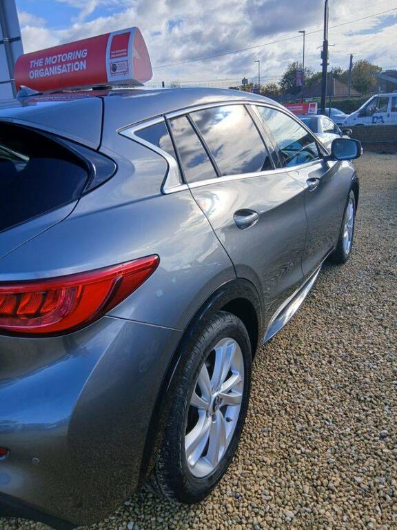 Infiniti Q30 1.5D Business Executive NL17USH Grey #5