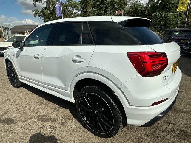 Audi Q2 Tfsi 30 Black Edition SM69OEC White #4