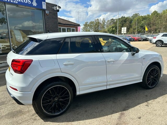 Audi Q2 Tfsi 30 Black Edition SM69OEC White #5