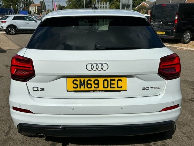 Audi Q2 Tfsi 30 Black Edition SM69OEC White #6