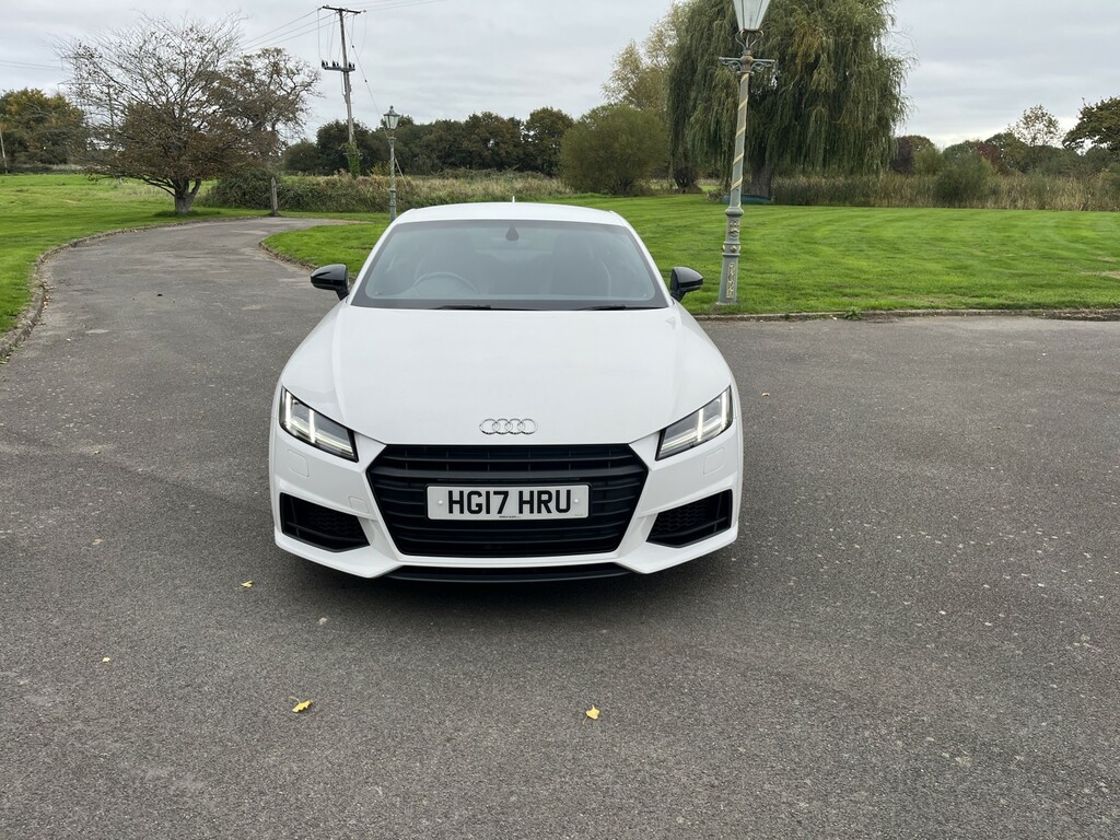 Audi TT 1.8 Tfsi Black Edition HG17HRU White #2