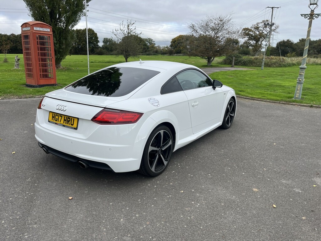 Audi TT 1.8 Tfsi Black Edition HG17HRU White #5