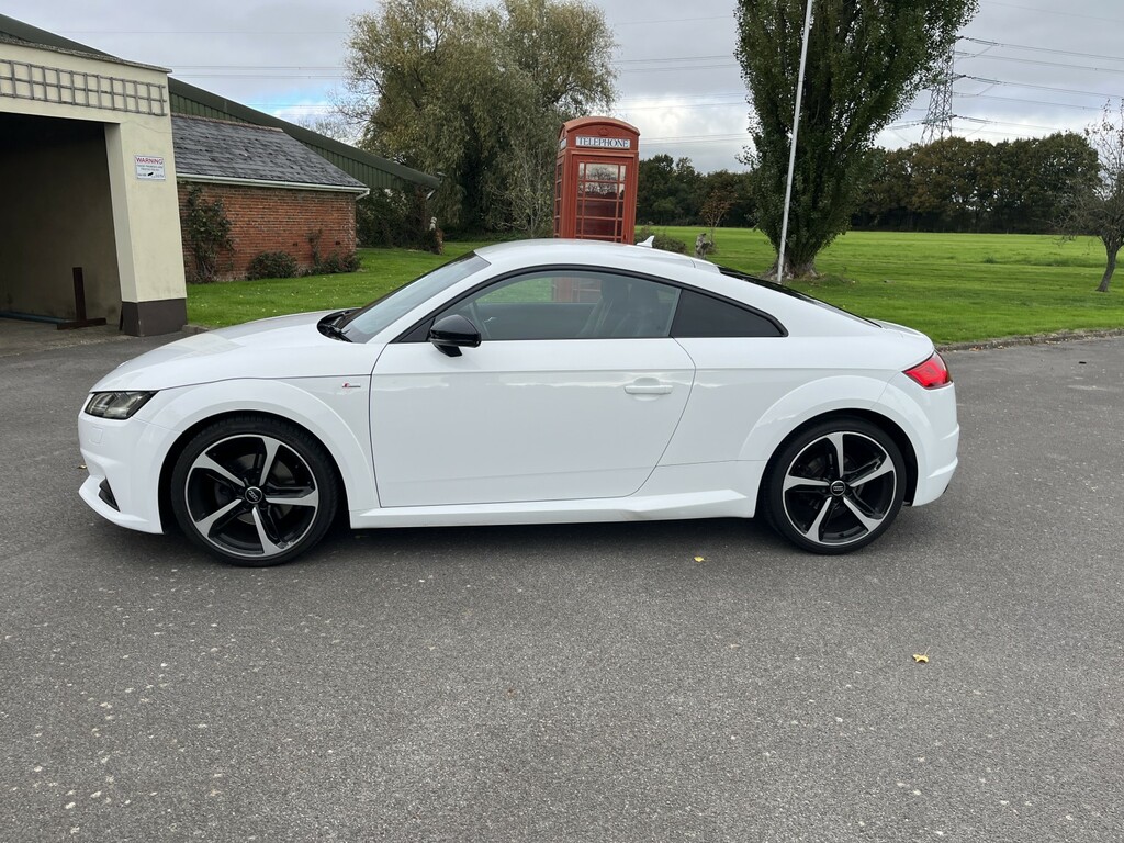 Audi TT 1.8 Tfsi Black Edition HG17HRU White #4