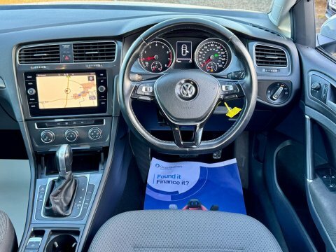 Volkswagen Golf 1.5 Tsi Evo DP68YYZ White #2