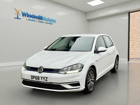 Volkswagen Golf 1.5 Tsi Evo DP68YYZ White #5