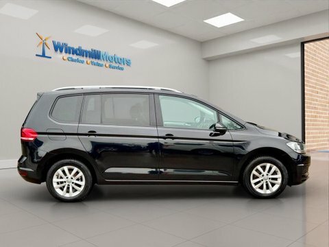 Volkswagen Touran 1.6 Tdi Bluemotion GL66YJC Black #4