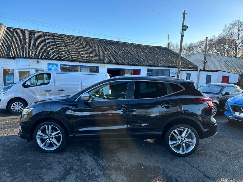 Nissan Qashqai 1.3 Dig-t N-motion Euro 6 S S DN69ONC Black #4