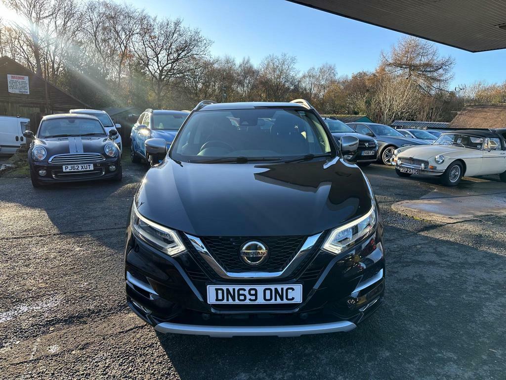 Nissan Qashqai 1.3 Dig-t N-motion Euro 6 S S DN69ONC Black #2