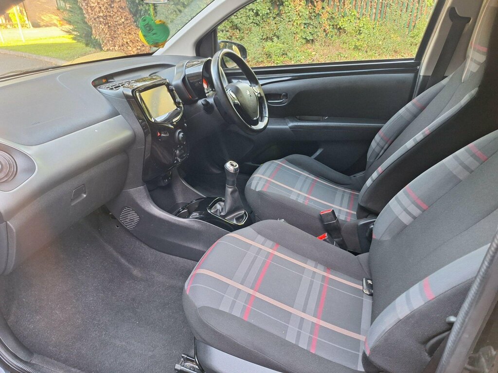 Peugeot 108 1.2 Puretech Allure Euro 6 CN65UPB Black #3
