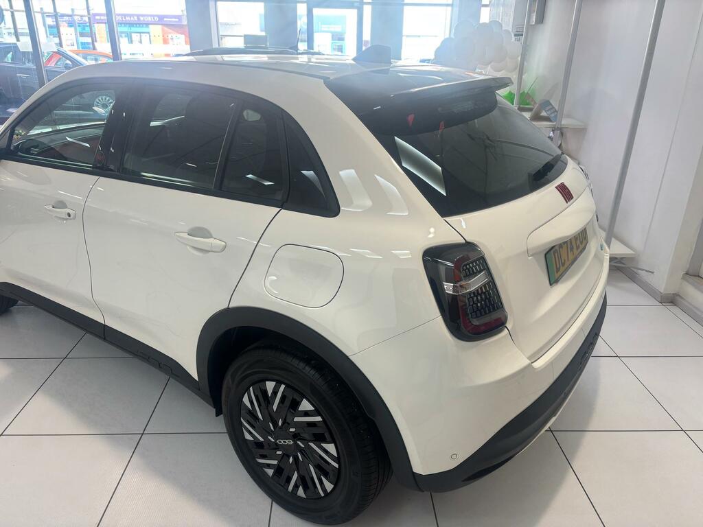 Fiat 600e 54Kwh Red Suv 156 Ps DC74EUU White #5