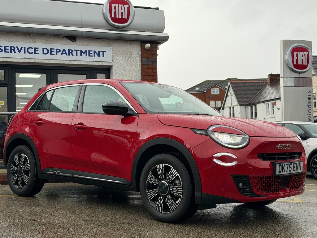 Fiat 600 1.2 Mhev Suv Hybrid E-dct Euro 6 Ss Red