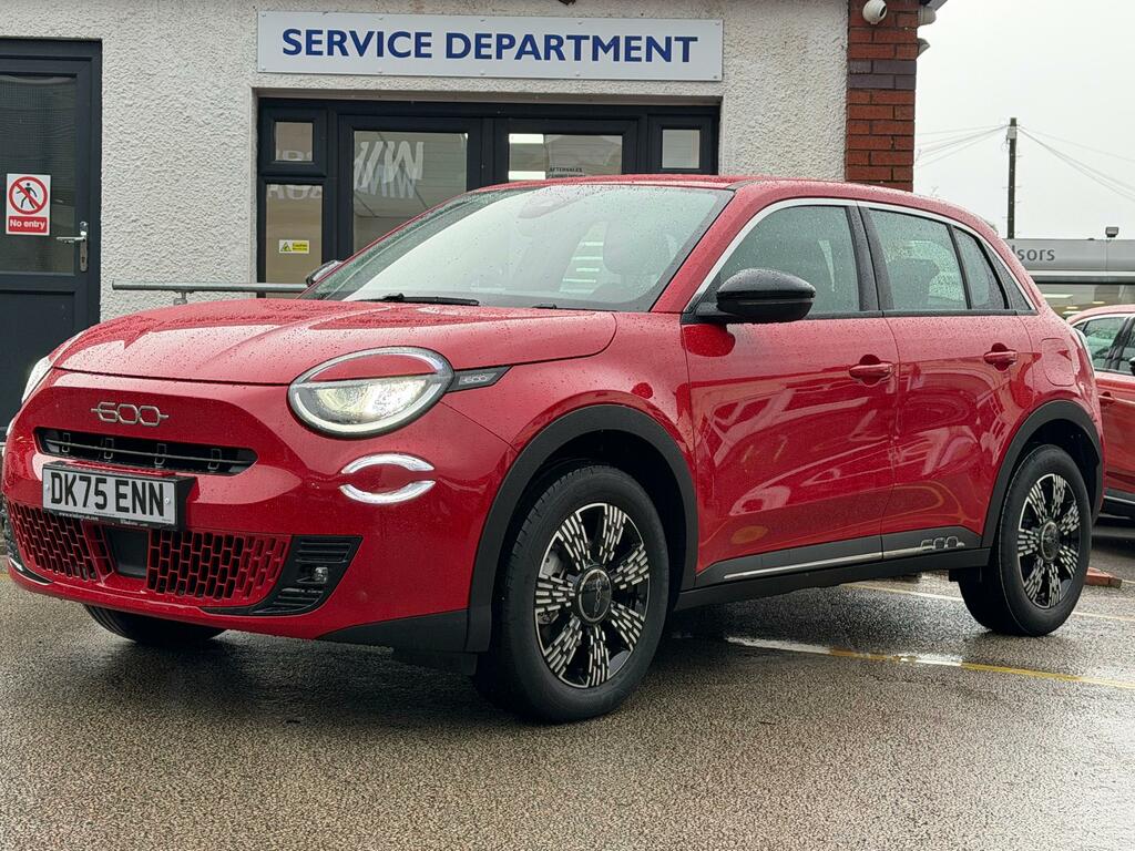 Fiat 600 1.2 Mhev Suv Hybrid E-dct Euro 6 Ss DK75ENN Red #4