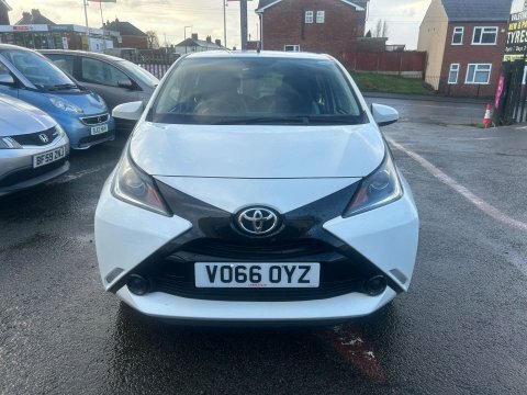 Toyota Aygo X -Play Vvt-i VO66OYZ White #5