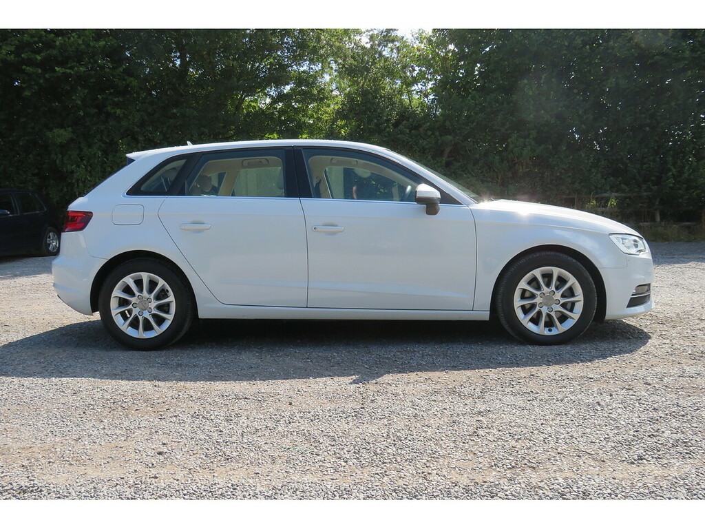 Audi A3 Sportback Tfsi Se WO14OWV White #2