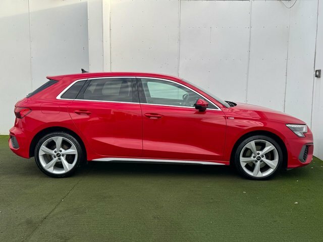Audi A3 Tfsie 40 S Line HG72FPJ Red #3