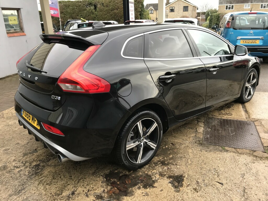 Volvo V40 Hatchback 2.0 R-design D3 201666 KS66MFA Black #5