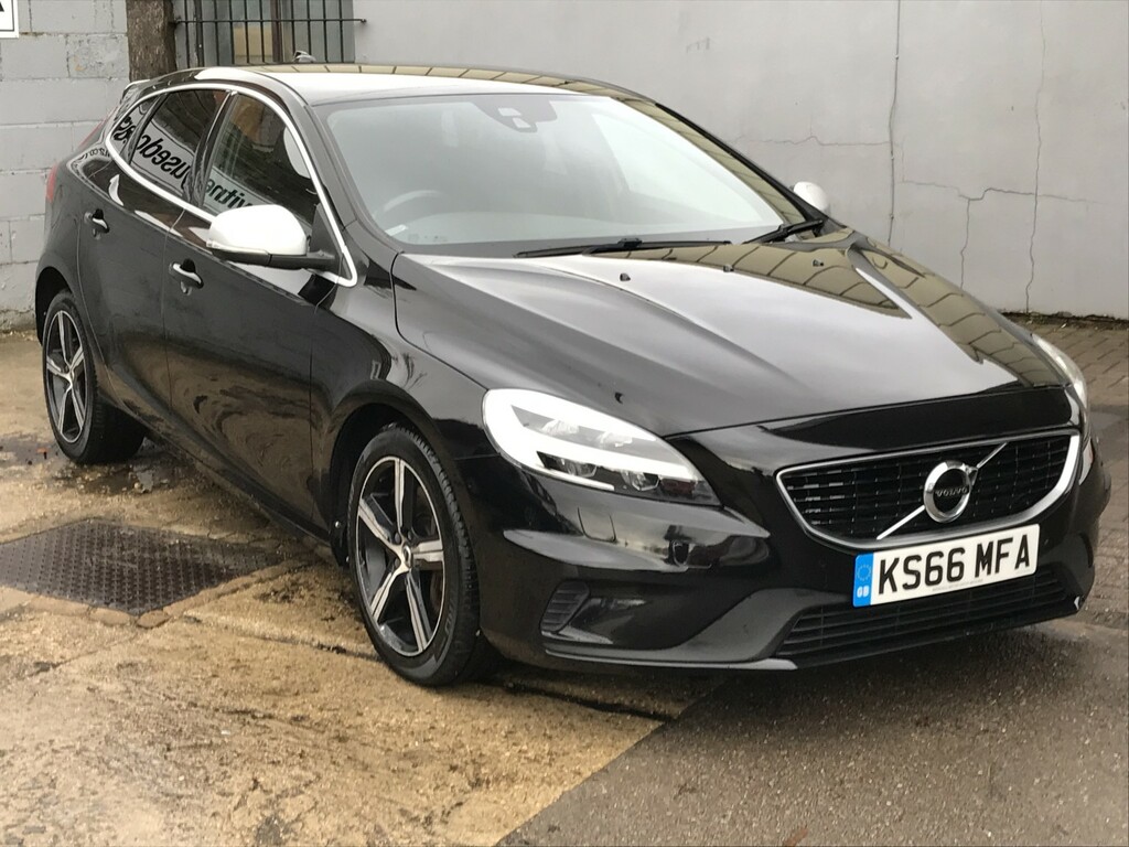 Volvo V40 Hatchback 2.0 R-design D3 201666 KS66MFA Black #3