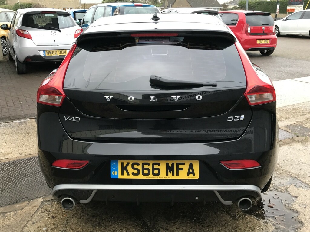 Volvo V40 Hatchback 2.0 R-design D3 201666 KS66MFA Black #6