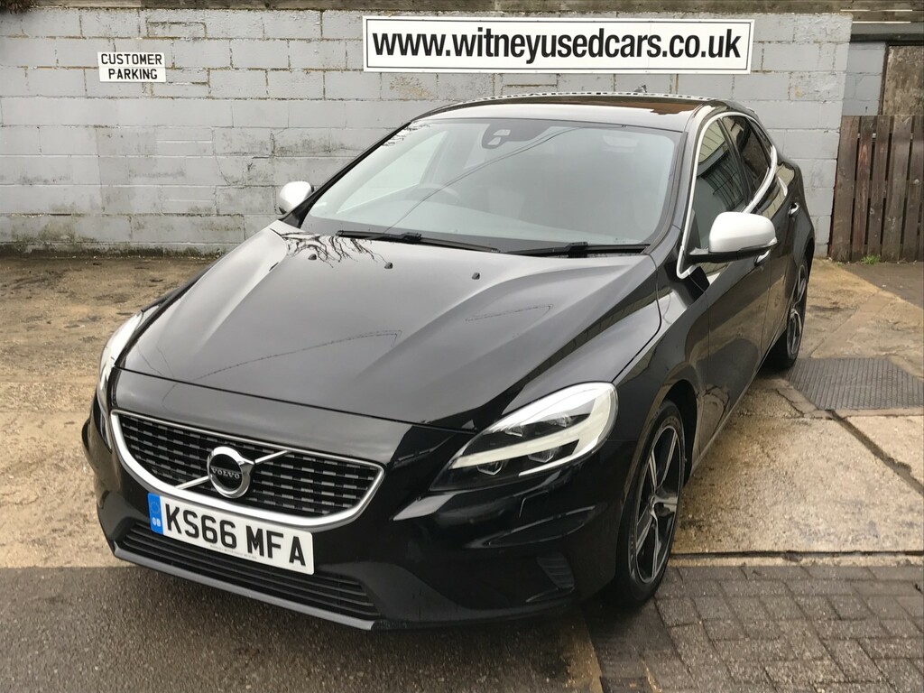 Volvo V40 Hatchback 2.0 R-design D3 201666 Black