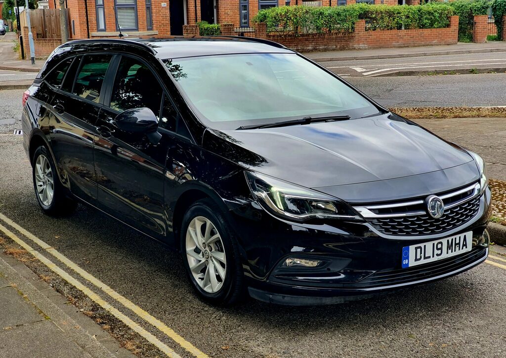 Vauxhall Astra Cdti Tech Line Nav Black