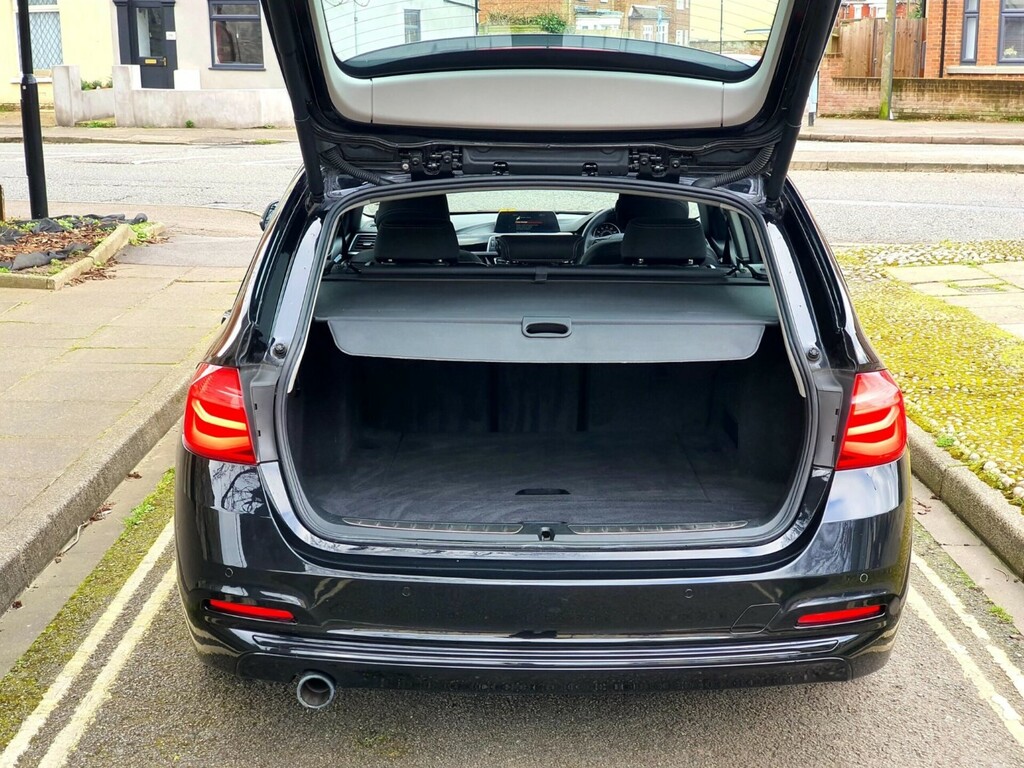 BMW 3 Series Sport Touring LM67WBT Black #4