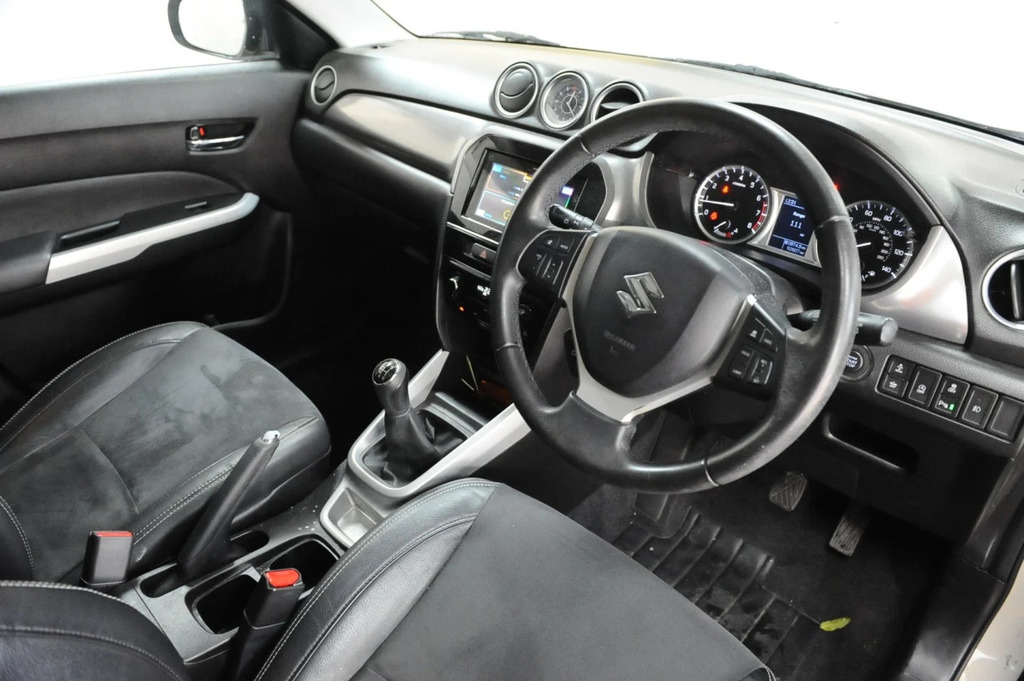 Suzuki Vitara Sz5 White #6