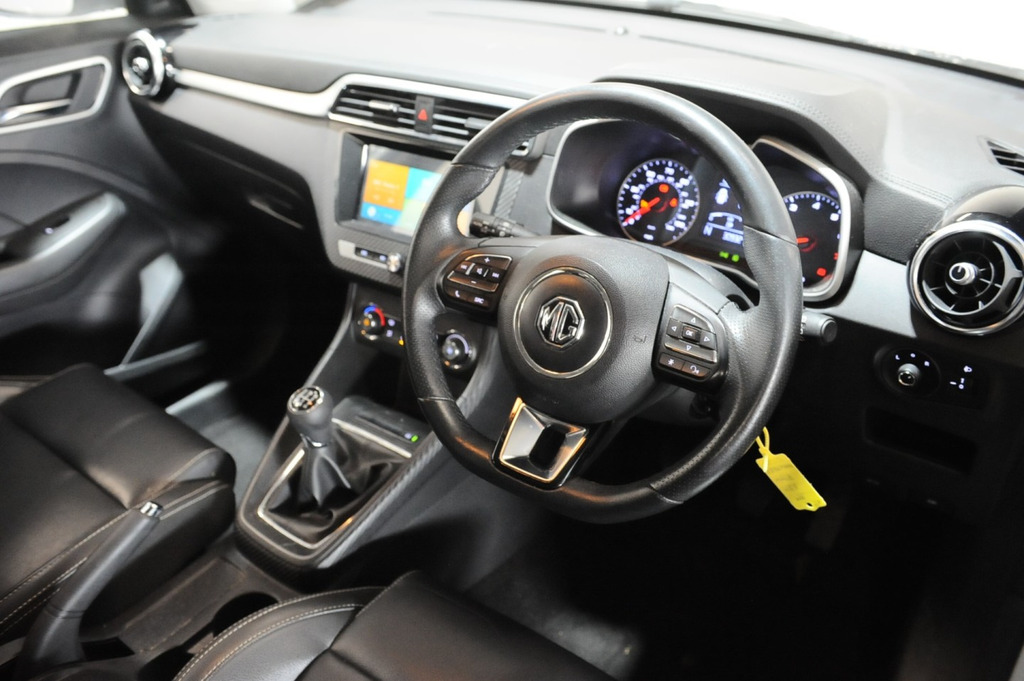 MG ZS Exclusive White #5