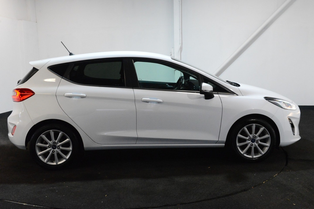 Ford Fiesta Titanium White #4