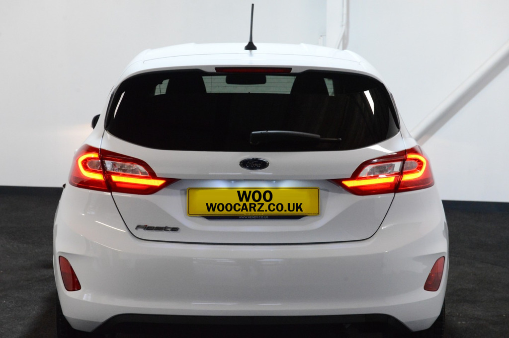 Ford Fiesta Titanium White #5