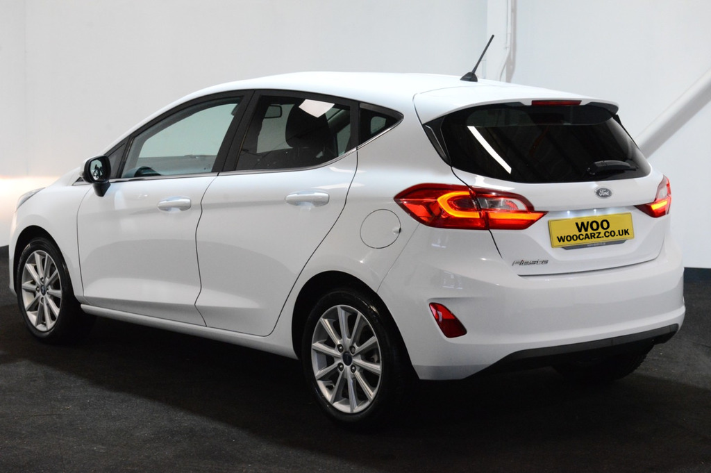 Ford Fiesta Titanium White #6