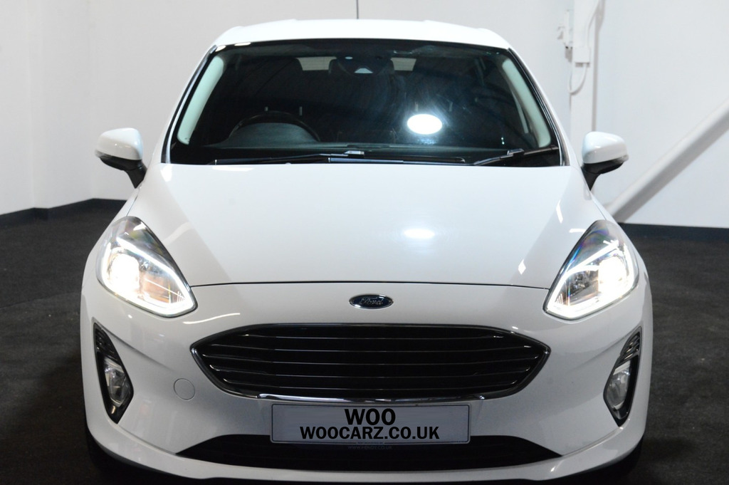 Ford Fiesta Titanium White #3