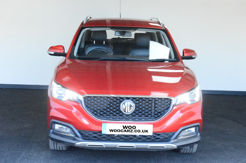 MG ZS Exclusive Red #3