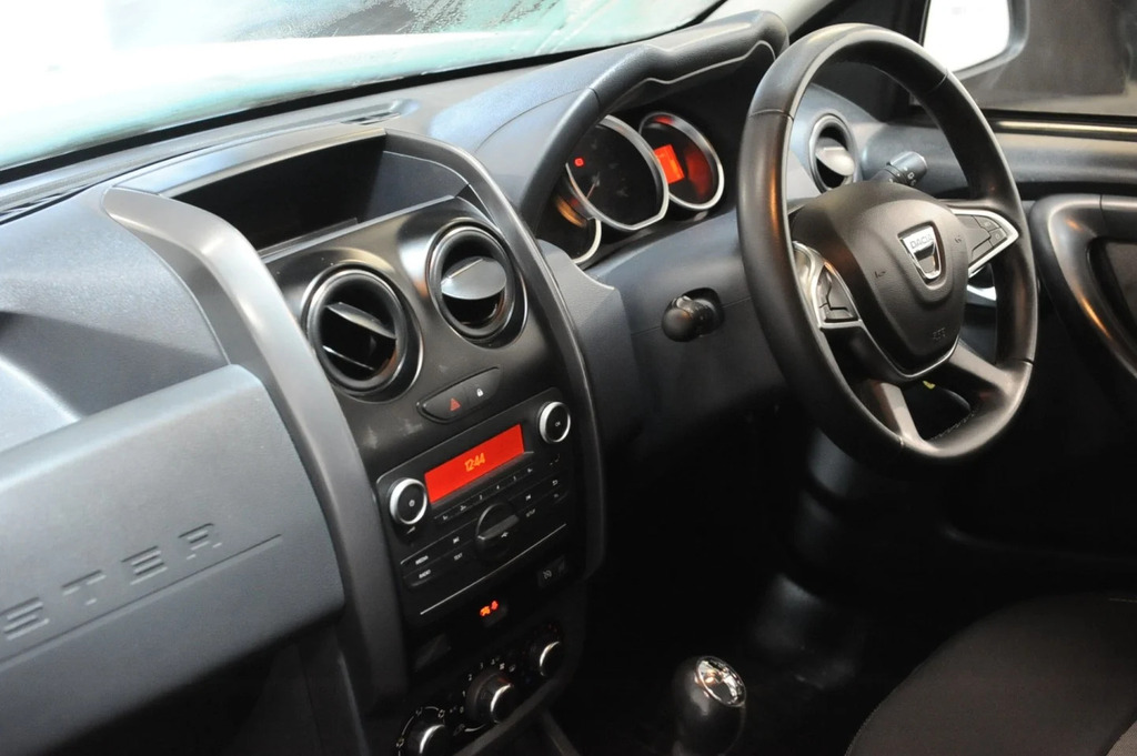Dacia Duster Laureate Dci White #5